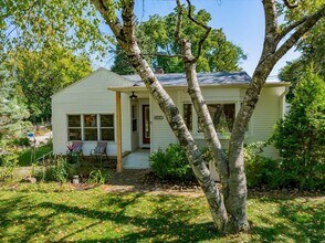 401 Merrill Crest Dr in Madison, WI - Building Photo - Building Photo