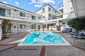 Arriba Apartments in Hawthorne, CA - Building Photo - Building Photo