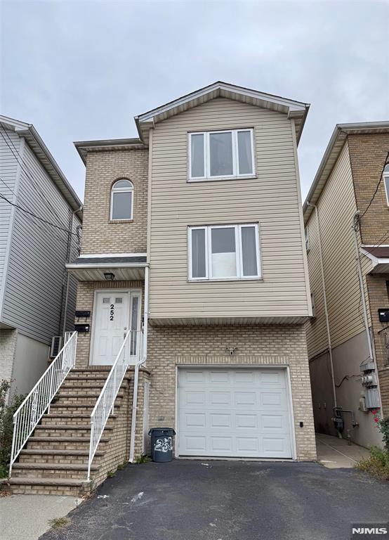 252 Passaic Ave, Unit 2F in East Newark, NJ - Building Photo - Building Photo