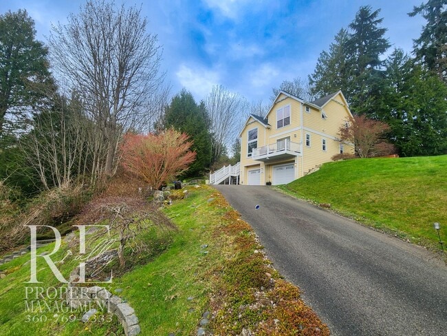 34652 Hood Canal Dr NE in Kingston, WA - Building Photo - Building Photo