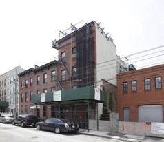 60 Nelson St in Brooklyn, NY - Building Photo