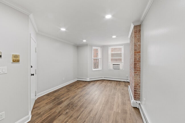 3027-35 John F. Kennedy Blvd in Jersey City, NJ - Building Photo - Building Photo