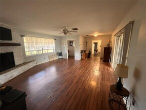 705 Westwood Dr in Brandon, FL - Building Photo - Building Photo