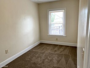 317 E 156th St-Unit -Unit 4 in Cleveland, OH - Building Photo - Building Photo