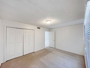 1811 W Jackson Ave in Lovington, NM - Foto de edificio - Building Photo