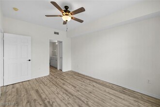 411 Valerie Way in Naples, FL - Building Photo - Building Photo