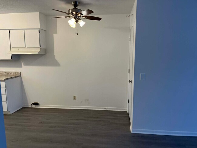 605 E Robinson St in Knoxville, IA - Foto de edificio - Building Photo