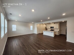 429 Venetian Dr in Sanford, NC - Building Photo - Building Photo