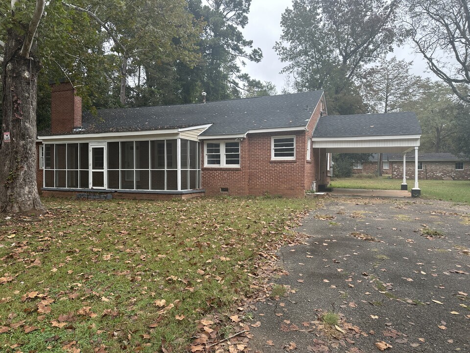 129 Cox Cir in Milledgeville, GA - Building Photo