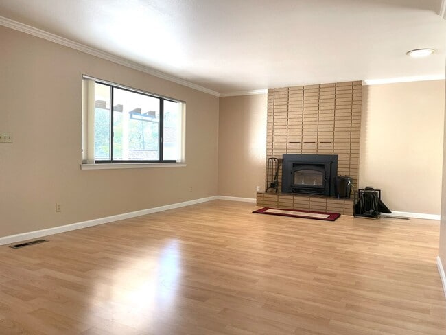 18072 Jayhawk Dr in Penn Valley, CA - Building Photo - Building Photo