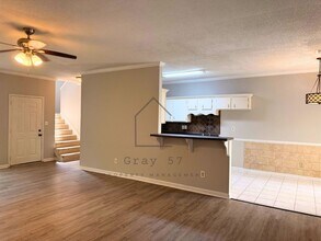 806 Hillsboro Ln in Helena, AL - Foto de edificio - Building Photo