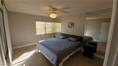 1085 Forest Lakes Dr in Naples, FL - Building Photo - Building Photo