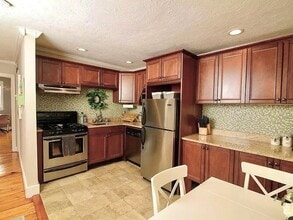 206 Bunker Hill St in Boston, MA - Building Photo - Building Photo