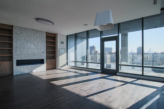 Four50 Residences in Chicago, IL - Building Photo - Building Photo