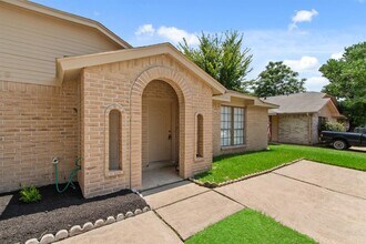 5216 Beaverbrook Dr in Houston, TX - Building Photo - Building Photo