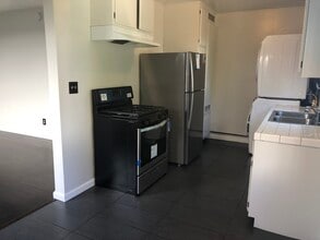 2214 Griffin Avenue, Unit #1 in Los Angeles, CA - Building Photo - Building Photo