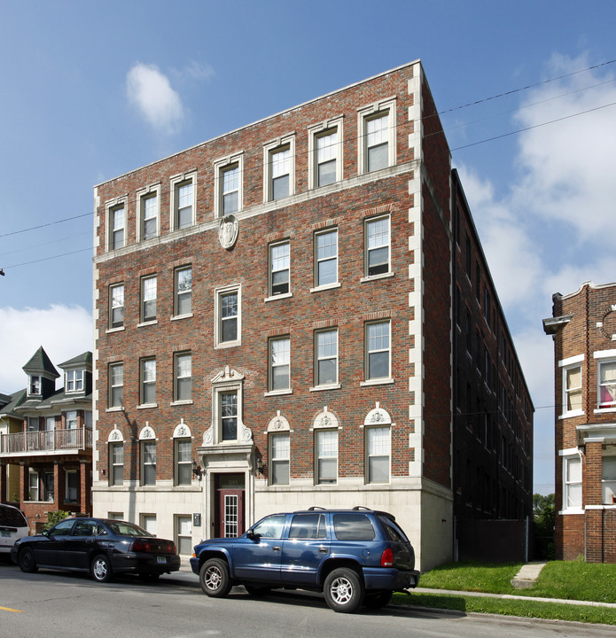 Clark Apartments in Detroit, MI - Building Photo