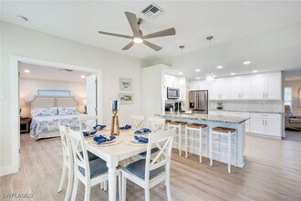 1410 Curlew Ave in Naples, FL - Foto de edificio - Building Photo