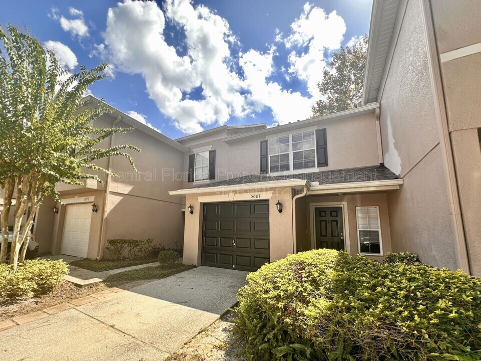 5081 Kingscrest Ln in Oviedo, FL - Building Photo
