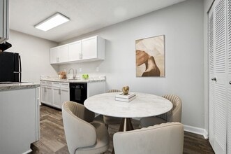 Elevate at Jackson Creek in Norcross, GA - Foto de edificio - Building Photo