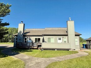 72 Crestwood Dr, Unit B in Whitefish, MT - Building Photo - Building Photo