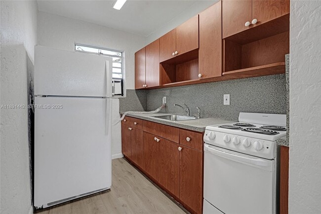 14100 NW 24th Ct in Opa Locka, FL - Building Photo - Building Photo