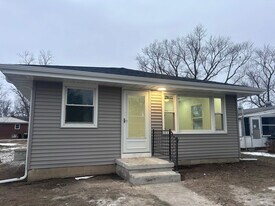 204 North St in Fisher, IL - Building Photo