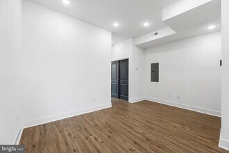 3934 W Girard Ave in Philadelphia, PA - Building Photo - Building Photo