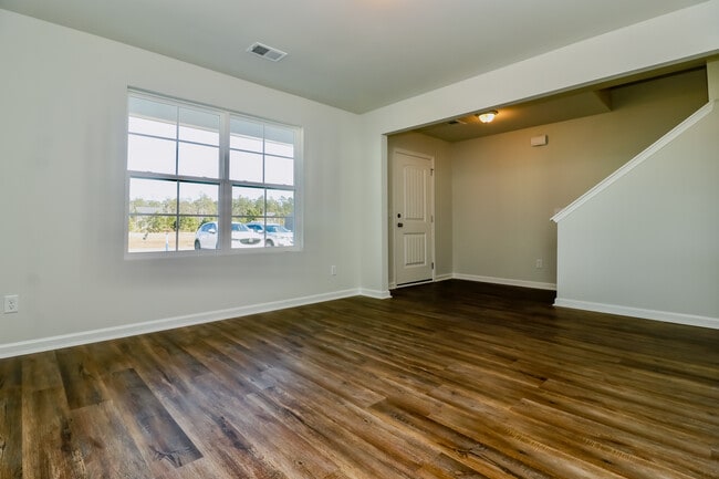 153 Tondee Wy in Midway, GA - Foto de edificio - Building Photo