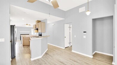 4911 Edenbourgh Ln in Austin, TX - Building Photo - Building Photo