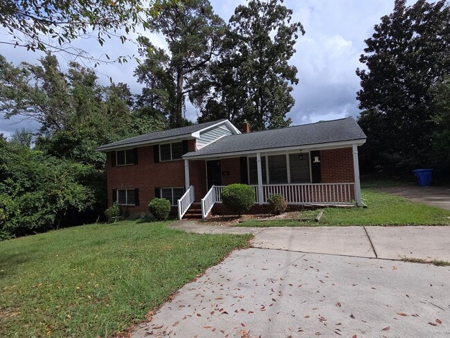 property at 2415 Raeford Rd
