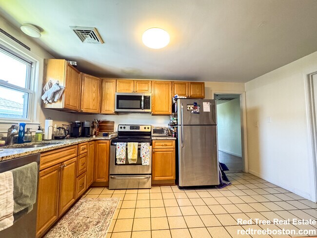 74 Dunboy St, Unit 2 in Boston, MA - Building Photo - Building Photo