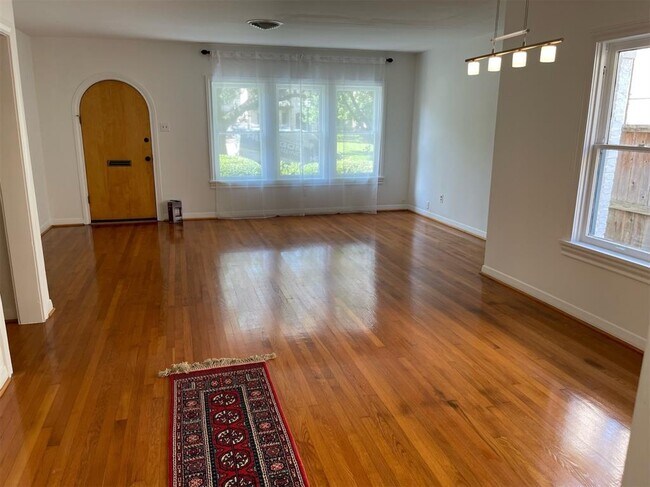 3720 Jardin St in Houston, TX - Foto de edificio - Building Photo