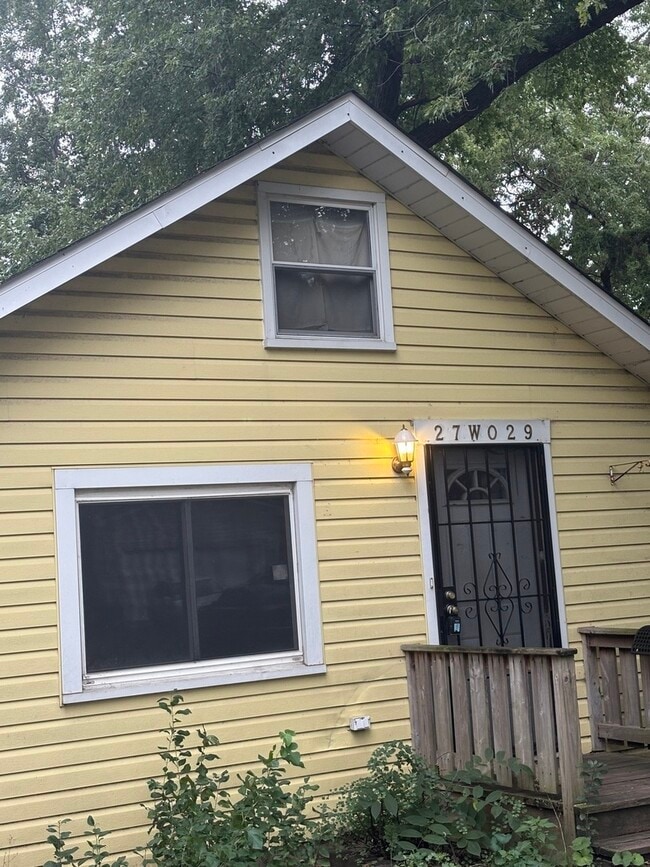 27W029 Oak St
