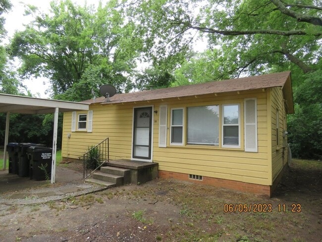 203 S Ave A
