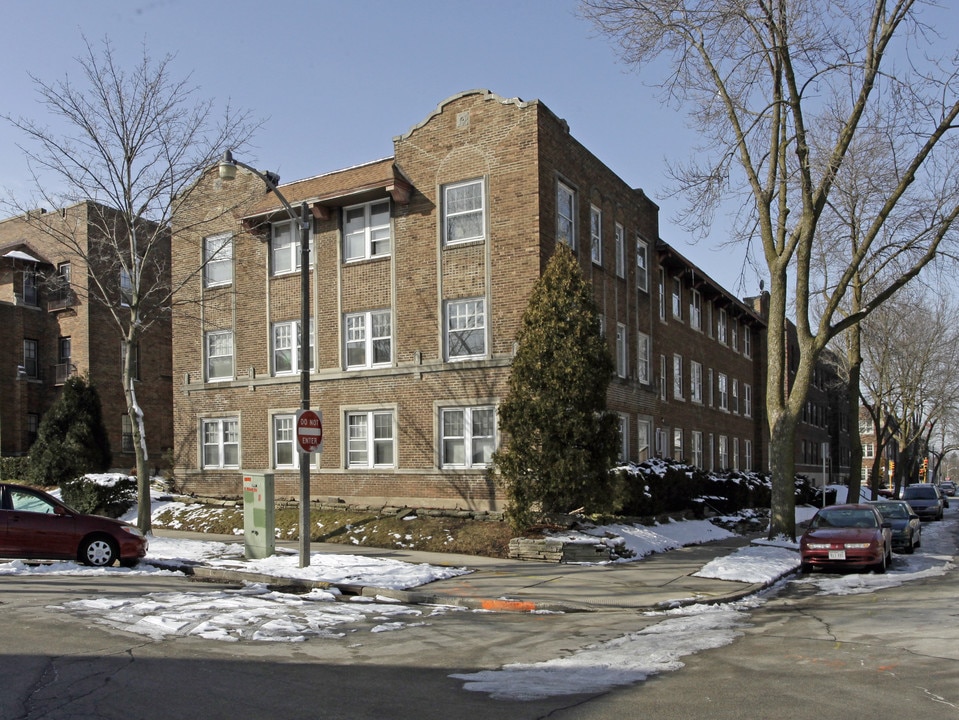 1827 E Park Pl in Milwaukee, WI - Foto de edificio