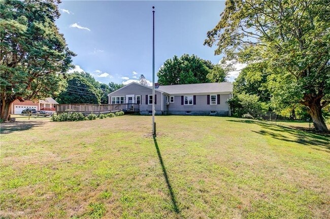 3 Wabasso Terrace in Middletown, RI - Foto de edificio - Building Photo