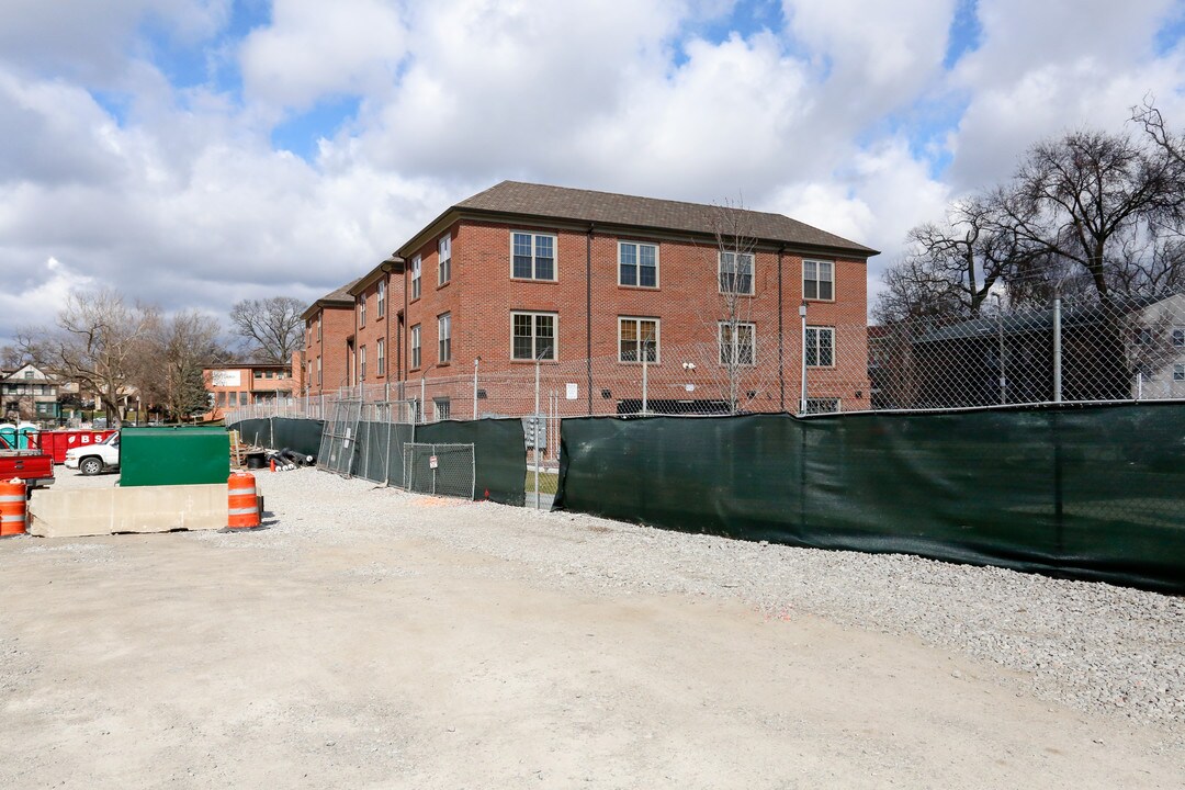 66 E 15th Ave in Columbus, OH - Foto de edificio