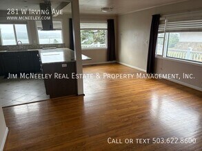 281 W Irving Ave in Astoria, OR - Building Photo - Building Photo