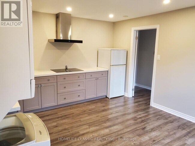 property at 318 Millwood Rd