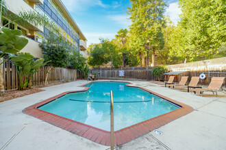 Ambassador Apartments in San Mateo, CA - Building Photo - Building Photo