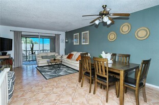 116 Vista Hermosa Cir in Sarasota, FL - Building Photo - Building Photo