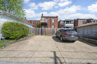3452 Humphrey St, Unit A in St. Louis, MO - Foto de edificio - Building Photo