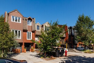 557 Canning Rue in Montréal, QC - Building Photo