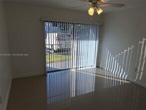 7160 NW 179th St in Hialeah, FL - Building Photo - Building Photo