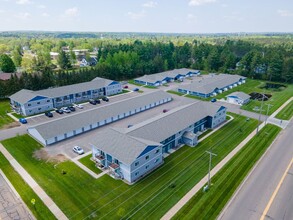 SCS Fox Point in Merrill, WI - Foto de edificio - Building Photo