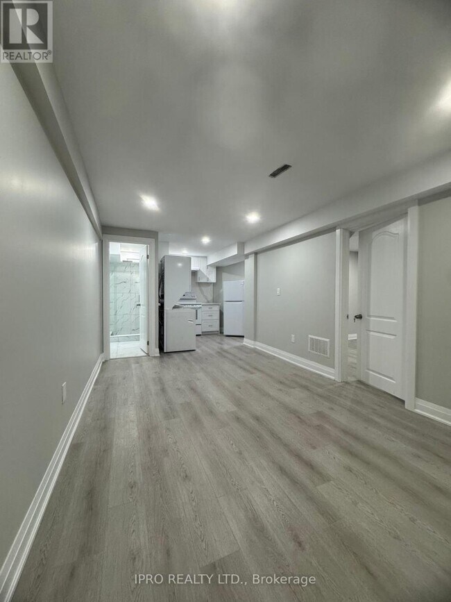 4468 Ashley Ave in Mississauga, ON - Building Photo - Building Photo