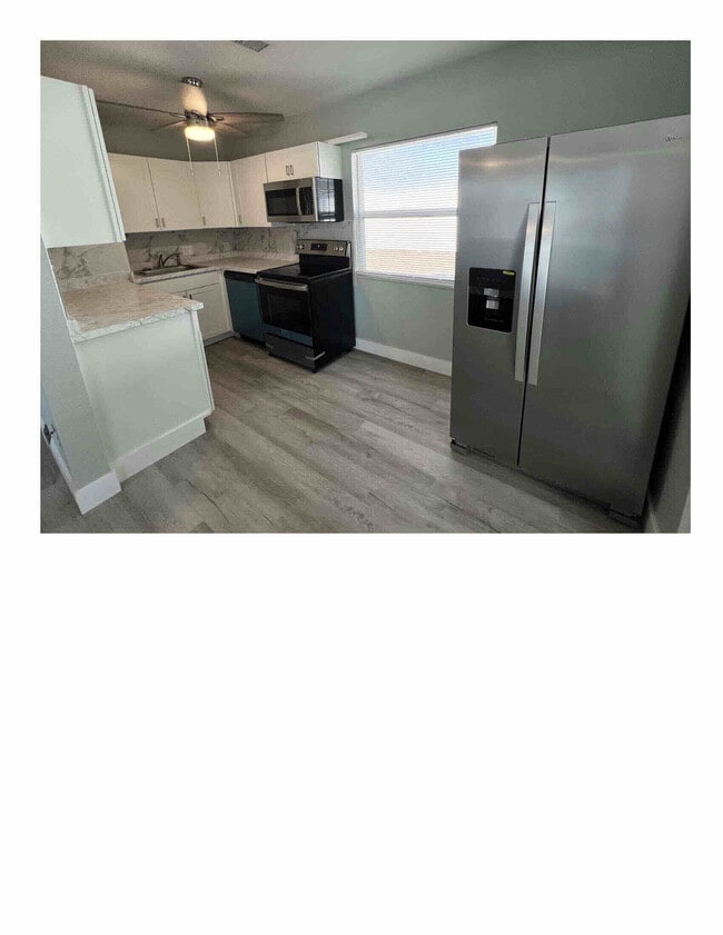 223 S Hillcrest Ave in Clearwater, FL - Foto de edificio - Building Photo