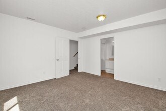 2070 N 650 W in Layton, UT - Building Photo - Building Photo
