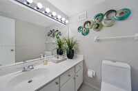 800 West Ave, Unit 629 in Miami Beach, FL - Building Photo - Building Photo